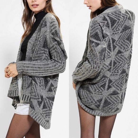 Urban Outfitters Sweaters - Sparkle and fade grey geo print open cardigan, S